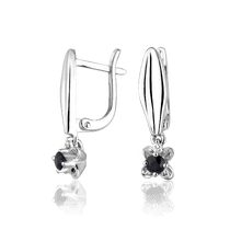 обзорное фото Золотые серьги из белого золота с сапфиром и бриллиантом 025376 Золотые серьги с сапфиром обзорное фото Золотые серьги из белого золота с сапфиром и бриллиантом 025376  Золотые серьги с сапфиром