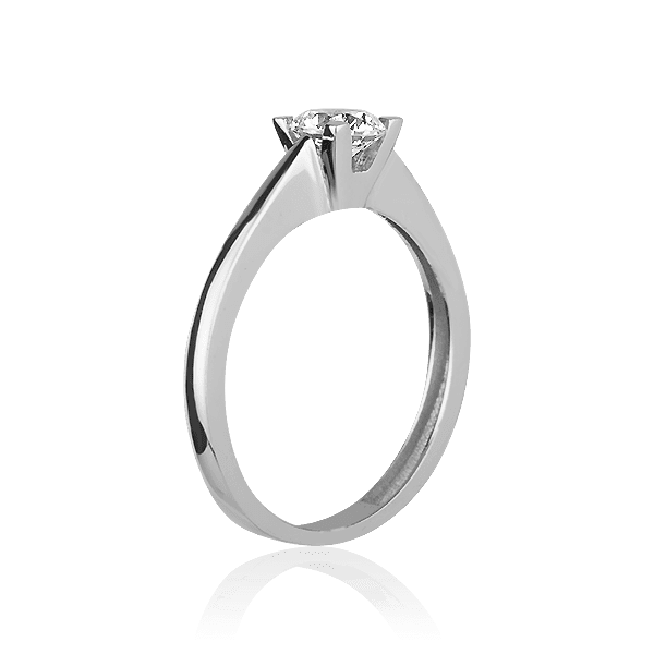 Золотое кольцо с фианитом Золотое кольцо с фианитом