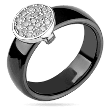 обзорное фото Массивное серебряное кольцо из черной керамики и круг белых фианитов 039407 Серебряные кольца со вставками обзорное фото Массивное серебряное кольцо из черной керамики и круг белых фианитов 039407  Серебряные кольца со вставками