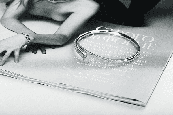 Серебряный браслет в стиле Картье с фианитами Серебряный браслет в стиле Картье с фианитами