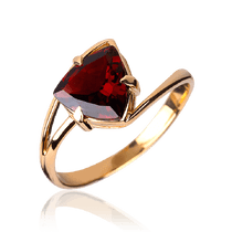 обзорное фото Кольцо из красного золота Венесуэла с гранатом 033509 Золотые кольца обзорное фото Кольцо из красного золота Венесуэла с гранатом 033509  Золотые кольца