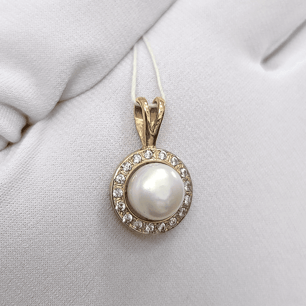 Золотой кулон с жемчугом 023707 детальное изображение ювелирного изделия Золотые кулоны с жемчугом Золотой кулон с жемчугом 023707 детальное изображение ювелирного изделия Золотые кулоны с жемчугом