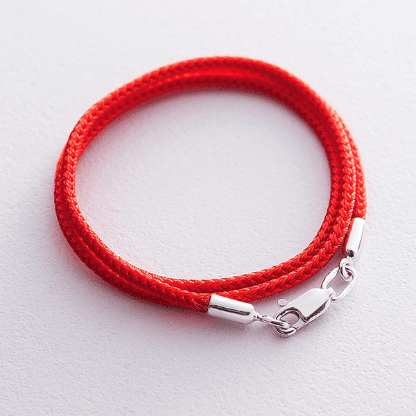 Шелковый шнурок с серебряной застежкой карабин 925 пробы 040822 детальное изображение ювелирного изделия Браслеты красная нить Шелковый шнурок с серебряной застежкой карабин 925 пробы 040822 детальное изображение ювелирного изделия Браслеты красная нить