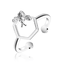 обзорное фото Серебряное родированное кольцо Пчела и Соты 035616  Серебряные кольца