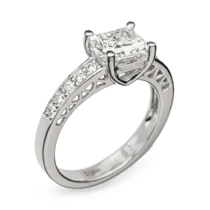 обзорное фото Кольцо из белого золота с бриллиантами R0690  Золотые кольца для помолвки с бриллиантом