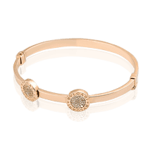 обзорное фото Жесткий золотой браслет с фианитами 025208 Золотой браслет кольцом обзорное фото Жесткий золотой браслет с фианитами 025208  Золотой браслет кольцом