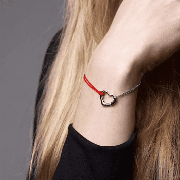 сбраслет красная нить с серебряным сердцем сбраслет красная нить с серебряным сердцем