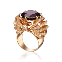 обзорное фото Эксклюзивное золотое кольцо с гранатом и фианитами Герцогиня 036244  Золотые кольца