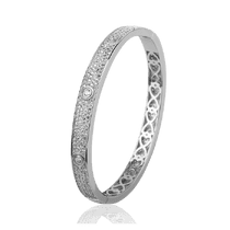 обзорное фото Серебряный браслет жесткий с фианитами 027732 Серебряные женские браслеты обзорное фото Серебряный браслет жесткий с фианитами 027732  Серебряные женские браслеты