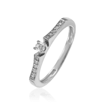 обзорное фото Женское кольцо из белого золота с россыпью фианитов 033446  Золотые кольца