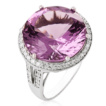 обзорное фото Золотое кольцо с аметистом 023847 Золотые кольца с аметистом обзорное фото Золотое кольцо с аметистом 023847  Золотые кольца с аметистом