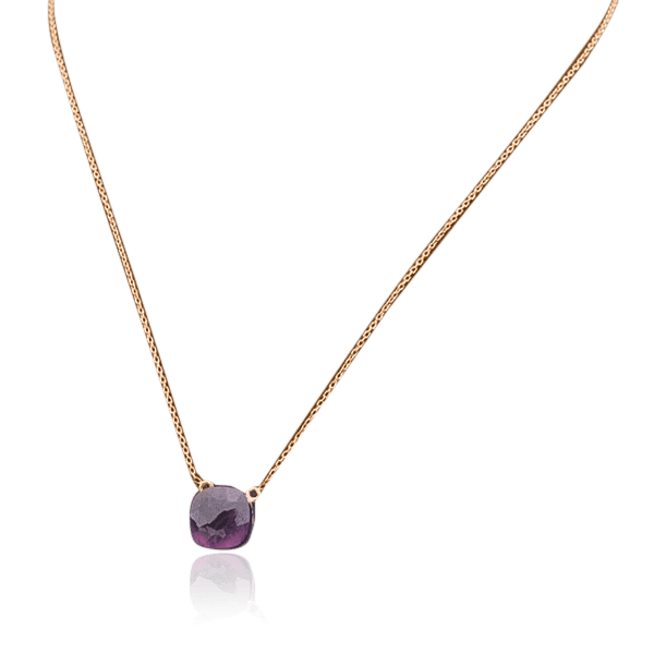 Золотое колье с крупным фиолетовым фианитом 026530 фото Золотое колье с крупным фиолетовым фианитом 026530 фото