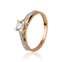 обзорное фото Кольцо в красно-белом золоте с фианитами 027507  Золотые кольца для помолвки с цирконием
