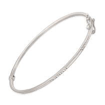 обзорное фото Жесткий браслет из белого золота с гладкой поверхностью, украшен рельефными узорами 040809  Золотые браслеты без камней