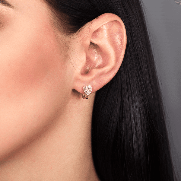 Серьги из красного золота с фианитами на английском замке Сердечко 030726 Серьги из красного золота с фианитами на английском замке Сердечко 030726