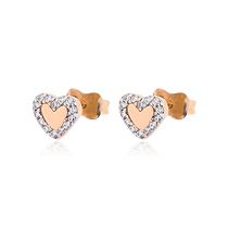 обзорное фото Золотые серьги-гвоздики "Сердечки" с фианитами 028368 Золотые серьги с фианитом обзорное фото Золотые серьги-гвоздики "Сердечки" с фианитами 028368  Золотые серьги с фианитом