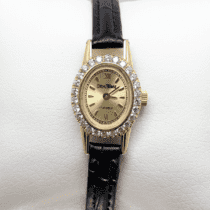 обзорное фото Часы с кожаным ремешком и золотым корпусом женские 036177  Женские золотые часы