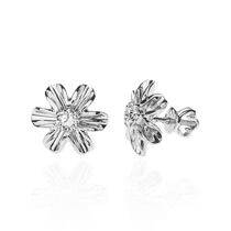 обзорное фото Серьги с белого золота с бриллиантами Цветы E0526  Золотые серьги с бриллиантами