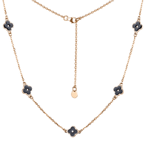 обзорное фото Золотая цепочка-колье с клевером, чёрная эмаль 038152  Золотые колье с камнями