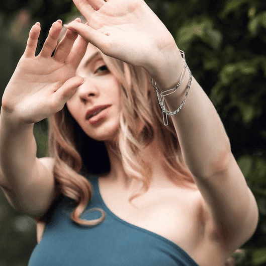 трендовый браслет на руку фото трендовый браслет на руку фото