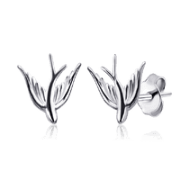 обзорное фото Серебряные серьги гвоздики Ласточки 031165  Серебряные серьги без вставок