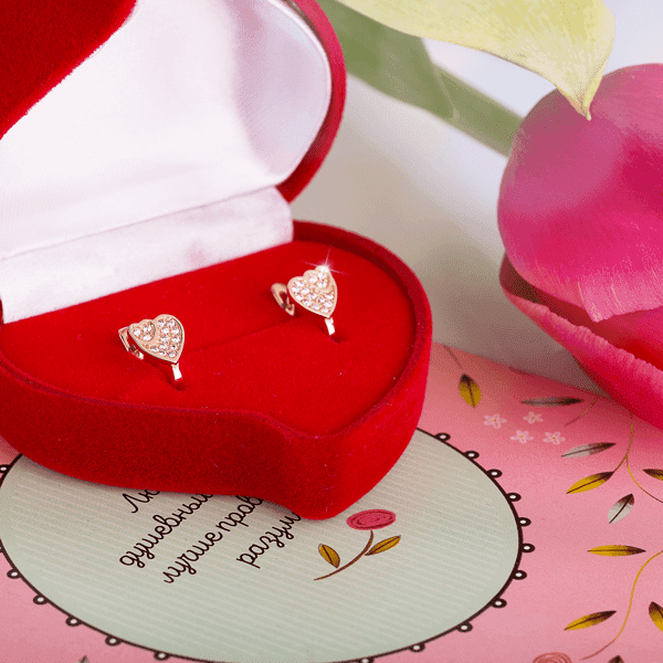 Серьги из красного золота с фианитами на английском замке Сердечко 030726 Серьги из красного золота с фианитами на английском замке Сердечко 030726