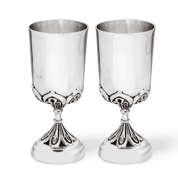 Набор из двух серебряных рюмок на ножке, 30 мл 038186 детальное изображение ювелирного изделия Наборы столового серебра Набор из двух серебряных рюмок на ножке, 30 мл 038186 детальное изображение ювелирного изделия Наборы столового серебра