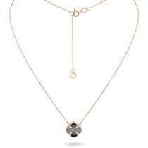 обзорное фото Золотое колье Клевер с черным агатом на цепочке якорного плетения на шпрингельном замке 040691  Золотые колье с камнями