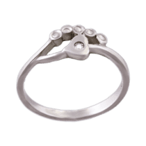 обзорное фото Серебряное кольцо с цирконием 9792  Серебряные кольца