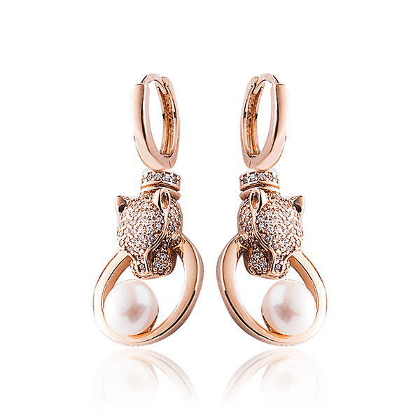 Оригинальные золотые серьги Пантера с жемчугом и фианитами 033073 детальное изображение ювелирного изделия Золотые серьги Оригинальные золотые серьги Пантера с жемчугом и фианитами 033073 детальное изображение ювелирного изделия Золотые серьги