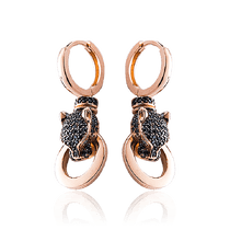 обзорное фото Золотые серьги Пантера с черными фианитами 033072 Золотые серьги обзорное фото Золотые серьги Пантера с черными фианитами 033072  Золотые серьги