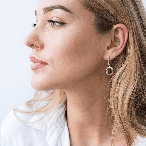 Золоті сережки з квадратною підвіскою з раухтопазом 034587 детальне зображення ювелірного виробу Золоті сережки з квадратною підвіскою з раухтопазом 034587 детальне зображення ювелірного виробу