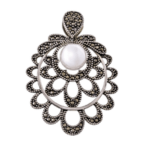 обзорное фото Серебряный подвес с жемчугом 9495 Серебряные подвески со вставками обзорное фото Серебряный подвес с жемчугом 9495  Серебряные подвески со вставками