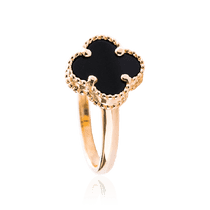 обзорное фото Кольцо из лимонного золота Клевер с ониксом 035339 Золотые кольца обзорное фото Кольцо из лимонного золота Клевер с ониксом 035339  Золотые кольца