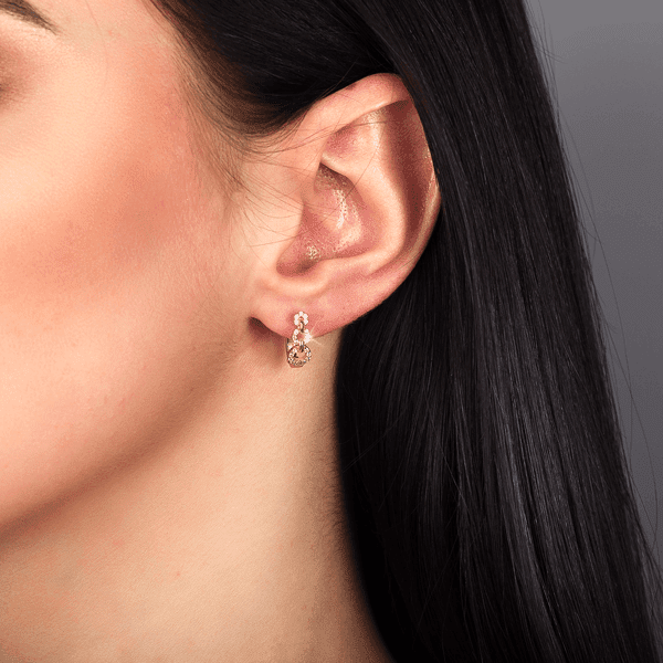 Золотые серьги с фианитами на английском замке 030733 Золотые серьги с фианитами на английском замке 030733