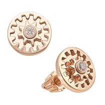 обзорное фото Изысканные пуссеты в красном золоте в форме шестеренок с бриллиантом в центре 040669  Золотые серьги с бриллиантами
