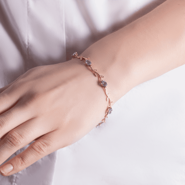 Браслет золотой с топазом Браслет золотой с топазом