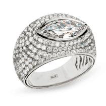 обзорное фото Кольцо из белого золота с бриллиантами R0001K  Золотые кольца с бриллиантами
