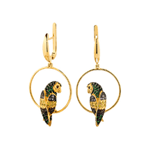 обзорное фото Золотые серьги в жёлтом золоте Попугай с фианитами 028423  Золотые серьги с фианитом