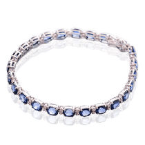 обзорное фото Шикарный золотой браслет с бриллиантами и сапфирами 032963 Золотые браслеты с бриллиантом обзорное фото Шикарный золотой браслет с бриллиантами и сапфирами 032963  Золотые браслеты с бриллиантом