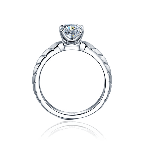 бриллиантовое кольцо из белого золота