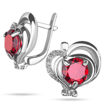обзорное фото Серебряные серьги Филомена с гранатом в виде сердца 027215 Серебряные серьги с камнями обзорное фото Серебряные серьги Филомена с гранатом в виде сердца 027215  Серебряные серьги с камнями