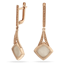 обзорное фото Золотые серьги с перламутром Эмма 034382 Золотые серьги обзорное фото Золотые серьги с перламутром Эмма 034382  Золотые серьги