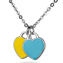 обзорное фото Серебряное колье с двойной подвеской в виде сердец из эмали желто - голубого цвета 039476 Серебряные колье обзорное фото Серебряное колье с двойной подвеской в виде сердец из эмали желто - голубого цвета 039476  Серебряные колье