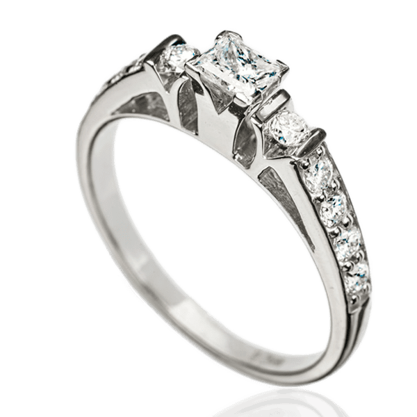 Кольцо из белого золота с бриллиантами 023317 детальное изображение ювелирного изделия Золотые кольца с бриллиантами