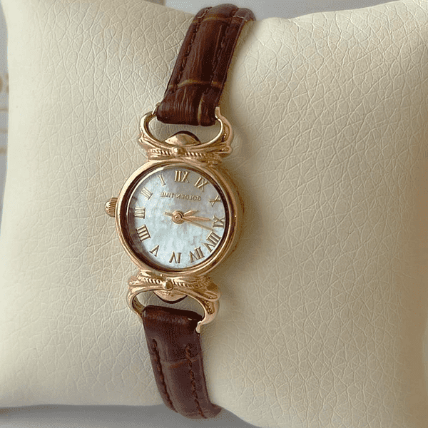 Часы золотые женские Винтаж с круглым цыферблатом купить Часы золотые женские Винтаж с круглым цыферблатом купить