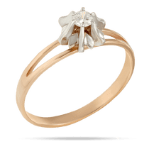 обзорное фото Раздвоенное золотое кольцо с закрепленным в центре бриллиантом в оправе в форме бутона цветка 040362 Золотые кольца с бриллиантами обзорное фото Раздвоенное золотое кольцо с закрепленным в центре бриллиантом в оправе в форме бутона цветка 040362  Золотые кольца с бриллиантами