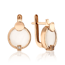 обзорное фото Золотые серьги в стильном дизайне с перламутром 035309 Золотые серьги обзорное фото Золотые серьги в стильном дизайне с перламутром 035309  Золотые серьги