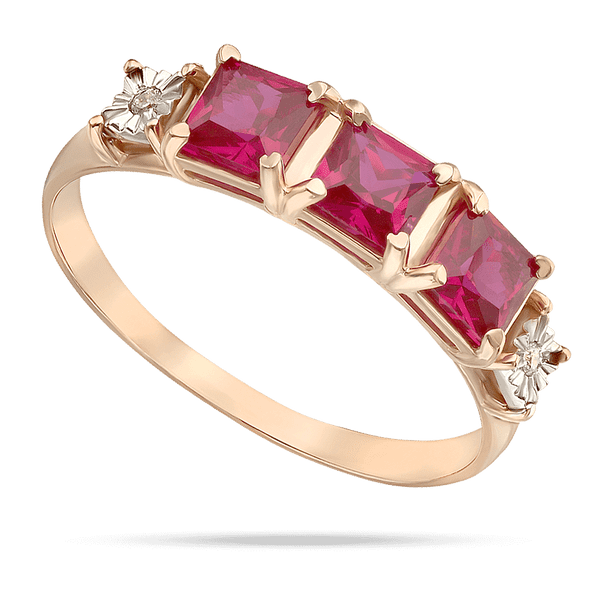 Золотое кольцо с тремя рубинами огранки Принцесса и цветочными элементами с фианитами 040477 детальное изображение ювелирного изделия Золотые кольца с рубином Золотое кольцо с тремя рубинами огранки Принцесса и цветочными элементами с фианитами 040477 детальное изображение ювелирного изделия Золотые кольца с рубином