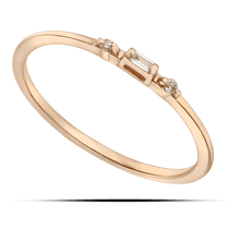 оглядове фото Тонка золота каблучка з трьома діамантами 034654